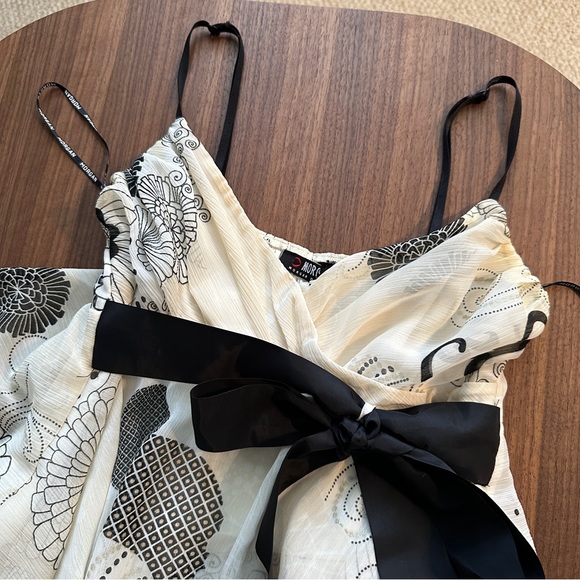 Morgan de toi - black and white ruffle dress with floral details and bow - Picture 6 of 13